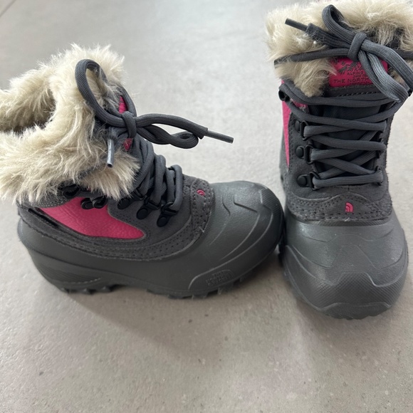 THE NORTH FACE TODDLER SNOW BOOTS - SIZE 12 - Picture 3 of 3
